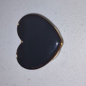 Black and gold heart pop socket